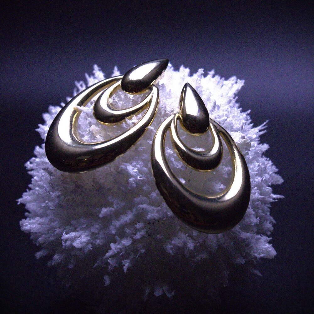 Vintage Gold Tone Earrings